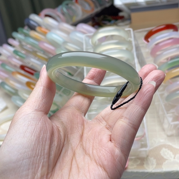 玛瑙/玉髓未镶嵌手镯56圈口