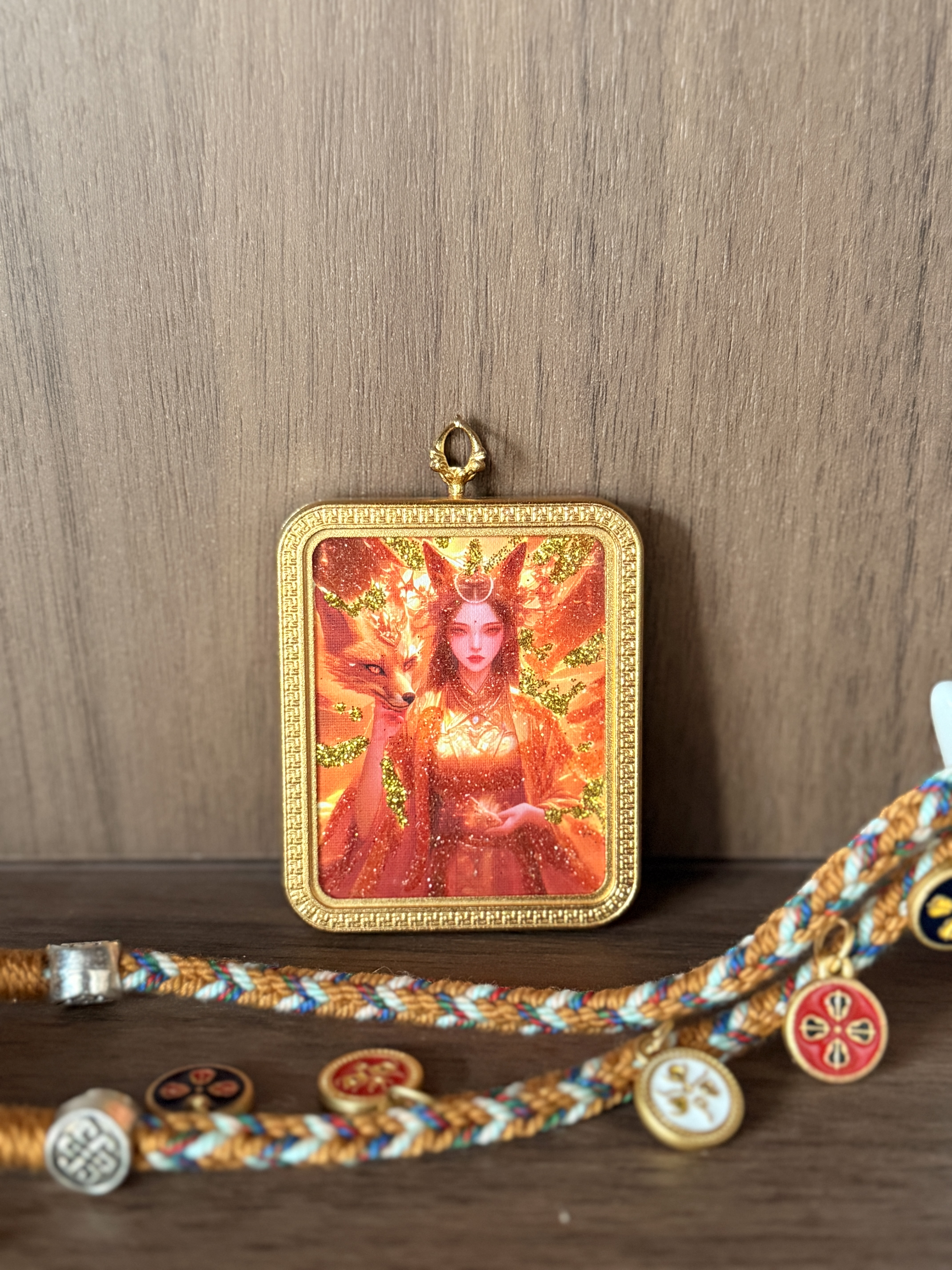 狐仙娘娘九尾手绘唐卡嘎乌盒钛钢吊坠送手工编绳