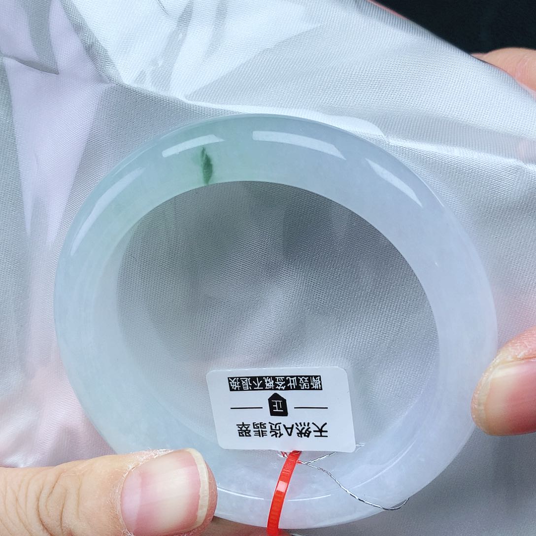 翡翠手镯未镶嵌54圈