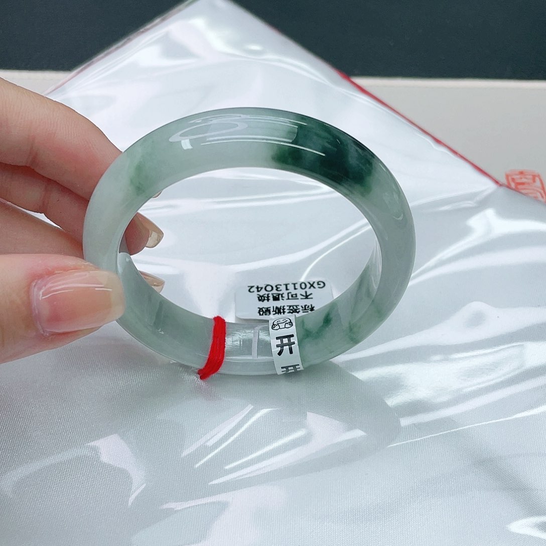 翡翠手镯未镶嵌正54