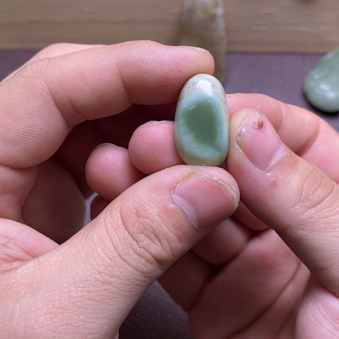 岫岩河磨玉（透闪石质玉）无未镶嵌