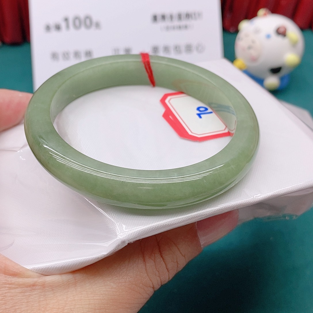 翡翠手镯未镶嵌余*70000000
