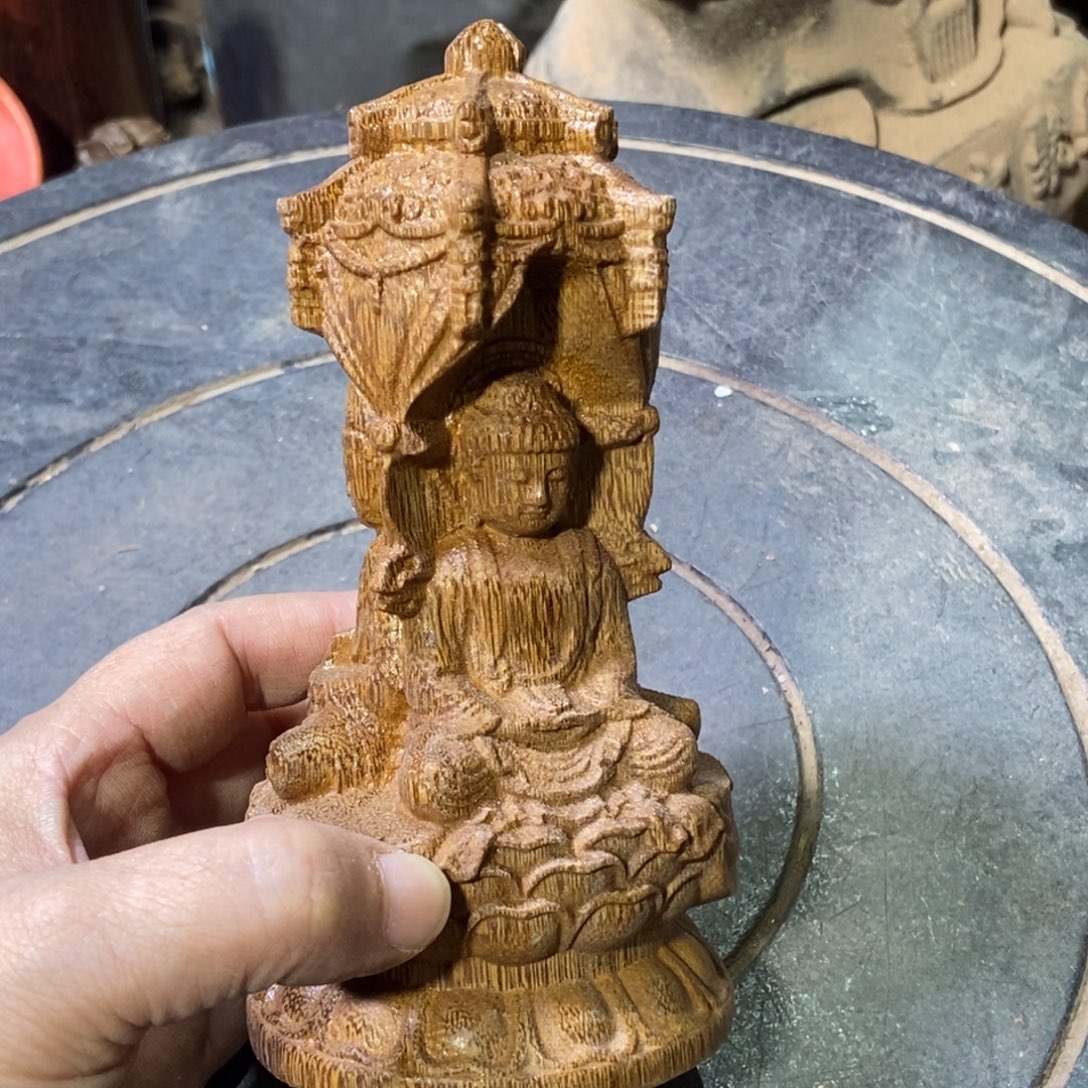 夏***军木成品瑕疵摆件放漏