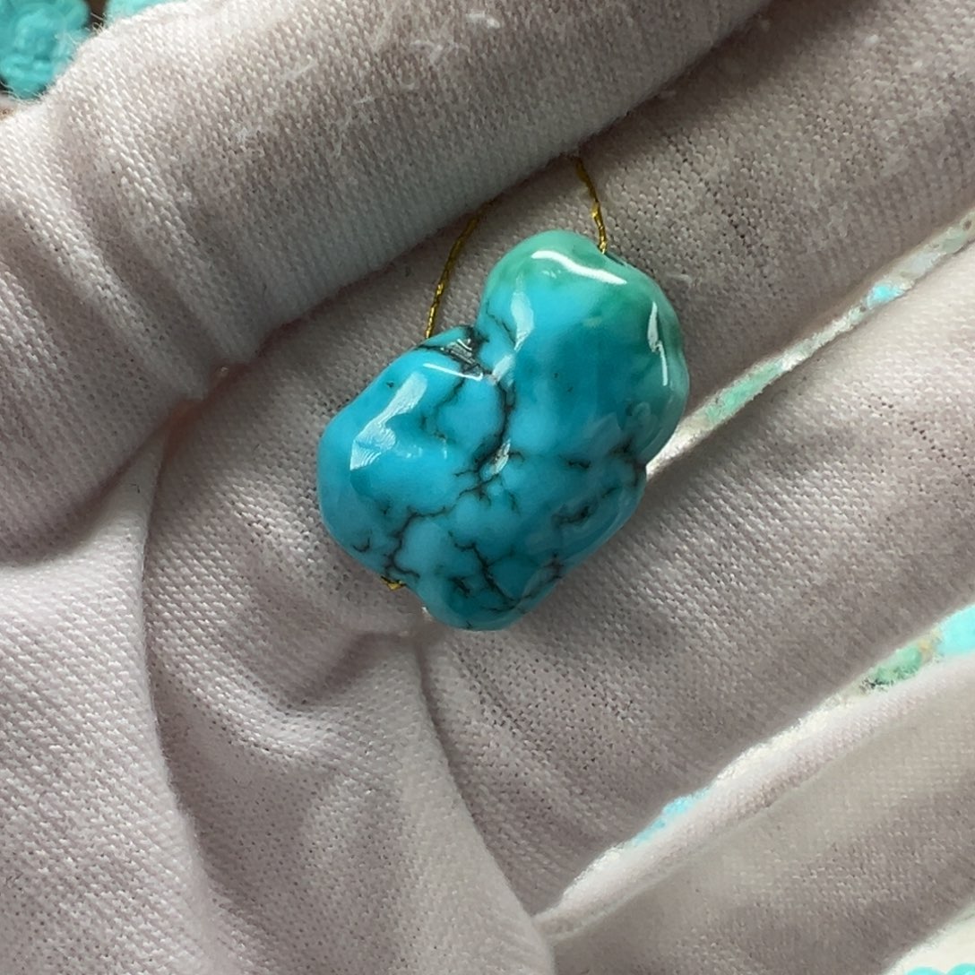 绿松石随形未镶嵌