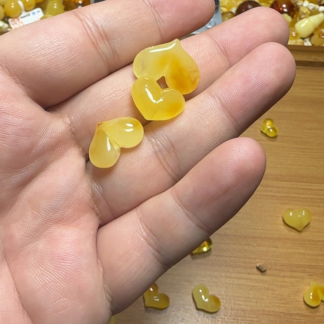 琥珀未镶嵌裸石2.53克