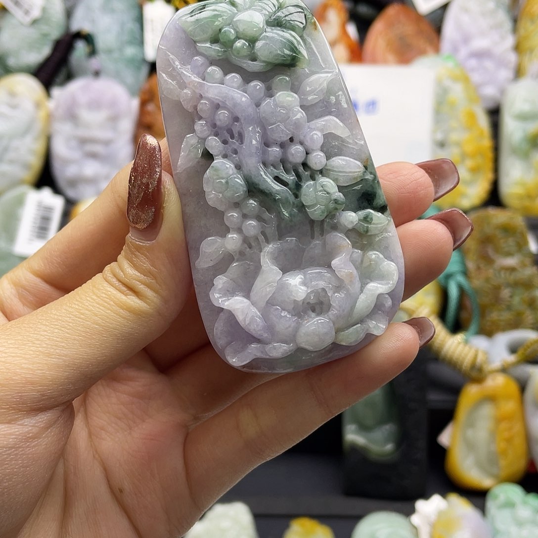 翡翠吊坠(不含链)未镶嵌相***?