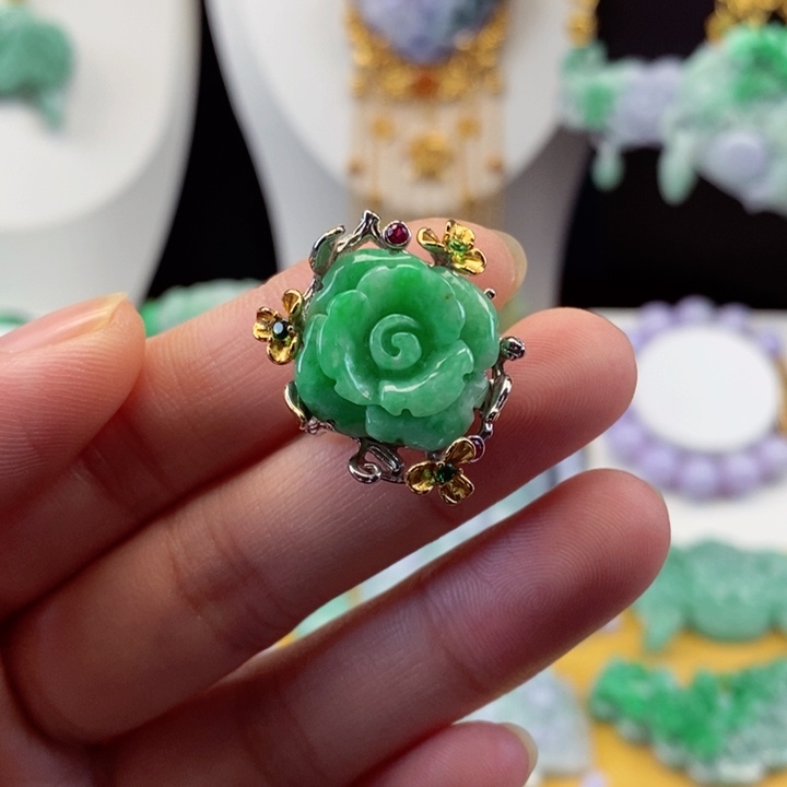 翡翠戒指银S925镶嵌翡翠戒指