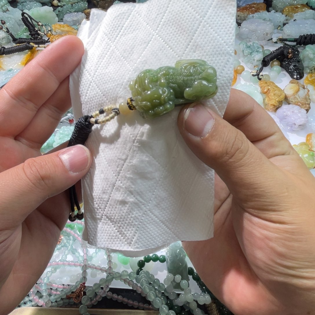 翡翠颈饰未镶嵌天然