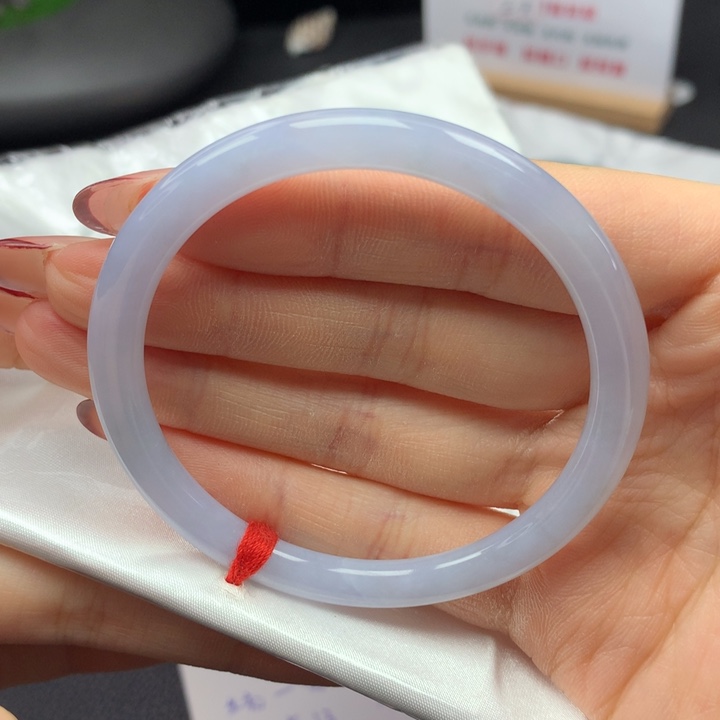 翡翠手镯未镶嵌54叮单胎