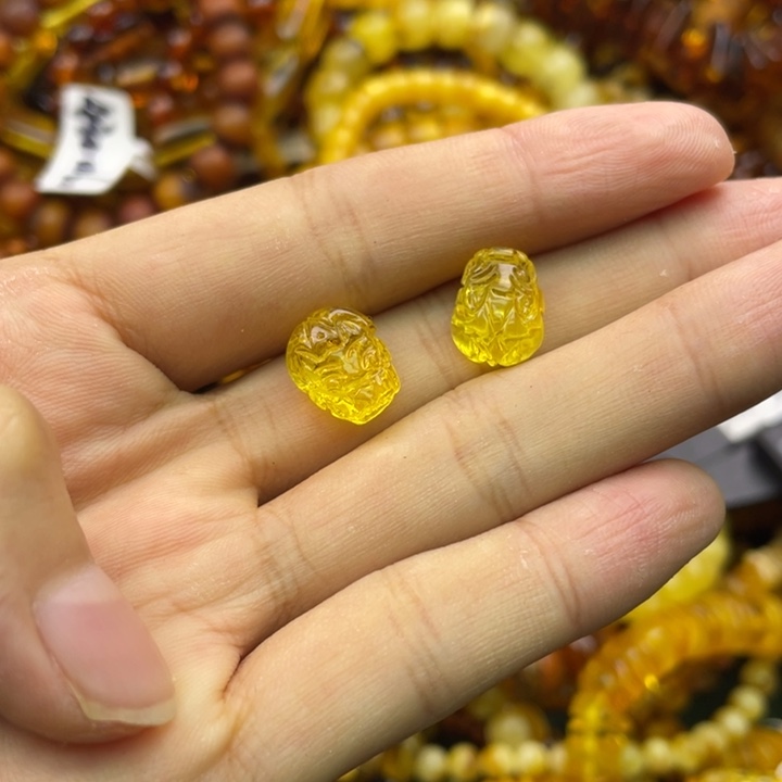 琥珀未镶嵌珠宝奇石