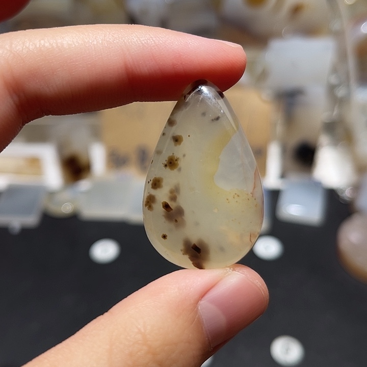 玛瑙/玉髓耳钉合金