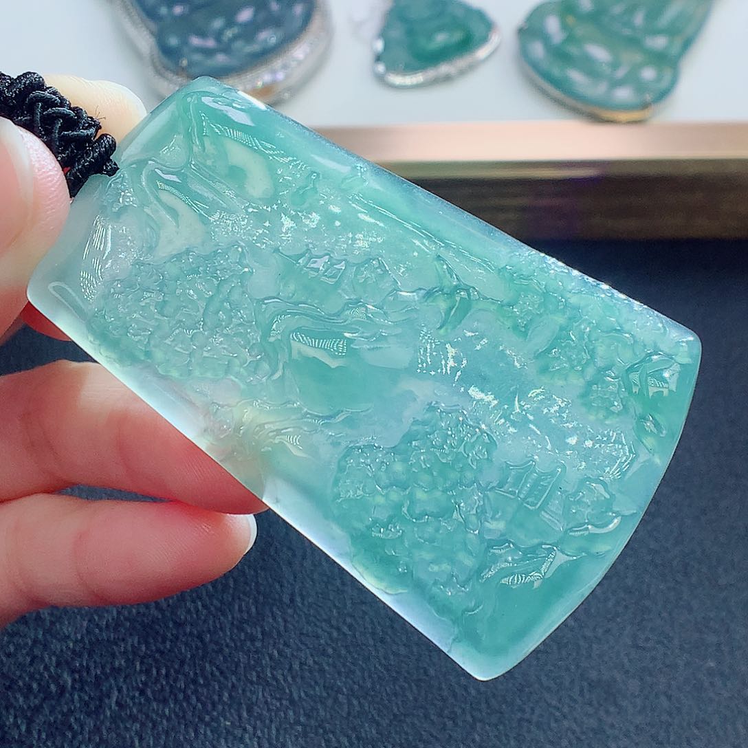 翡翠颈饰未镶嵌翡翠