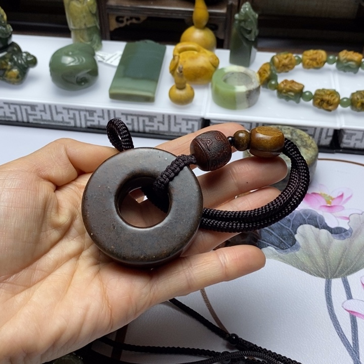 透闪石质玉挂件未镶嵌B****W