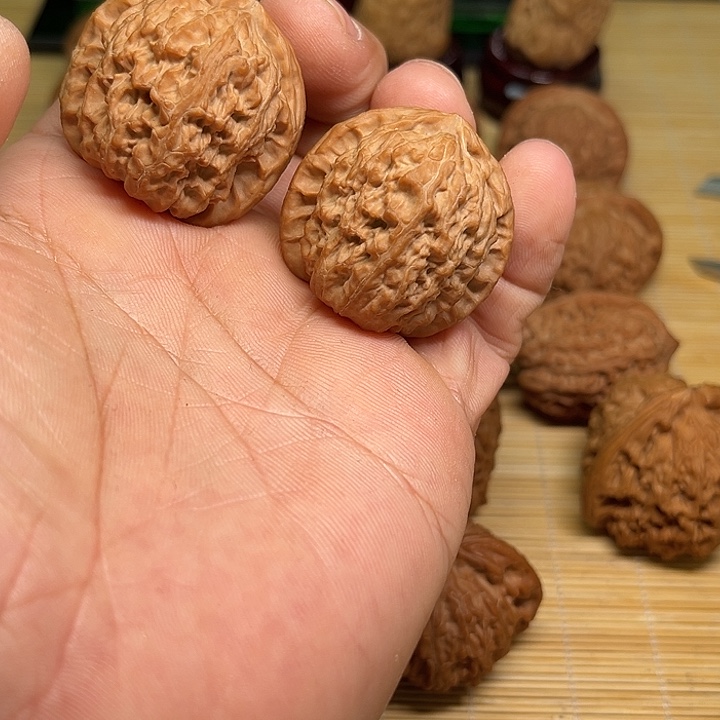 把件桃核全品无修白狮子36尺