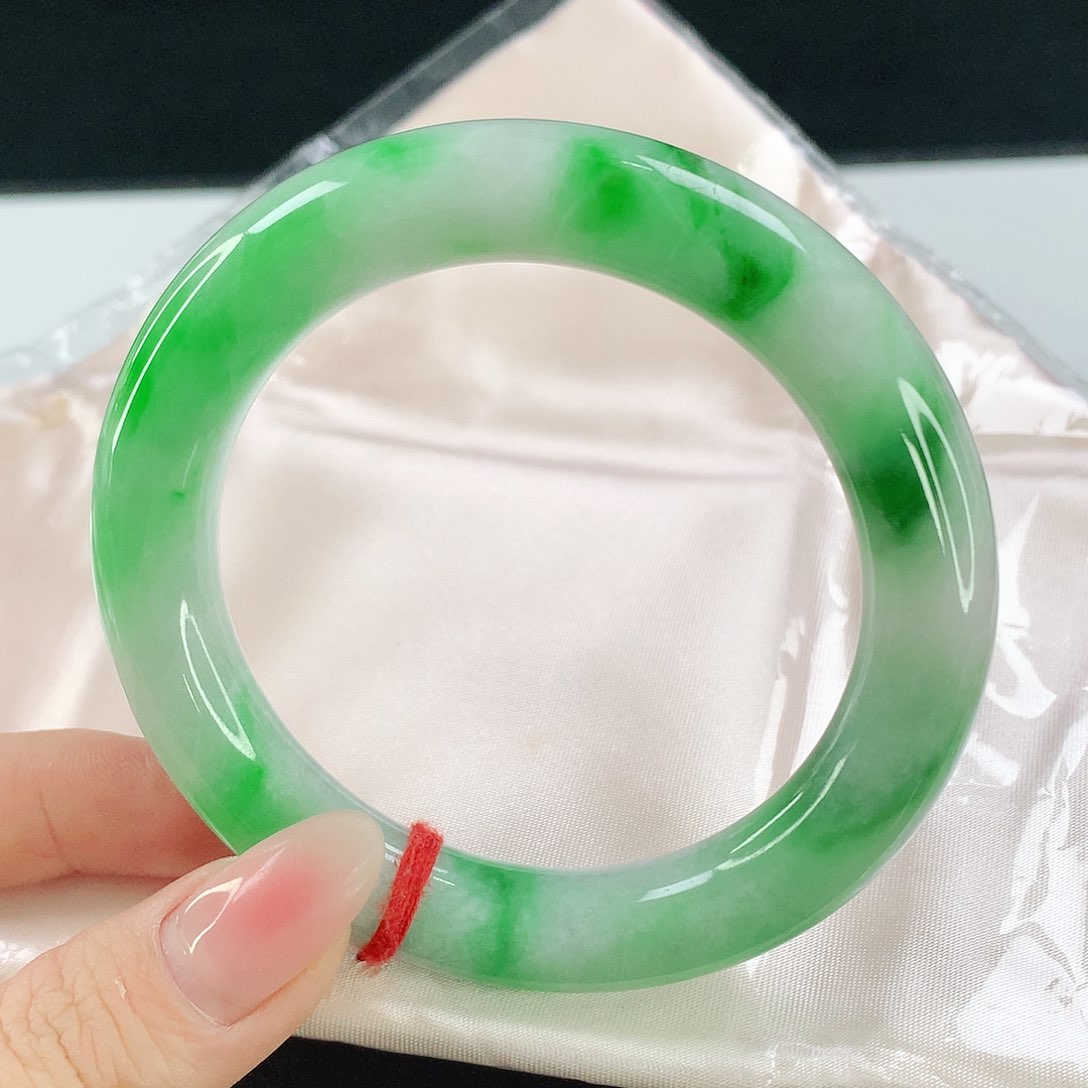 未镶嵌手镯翡翠698