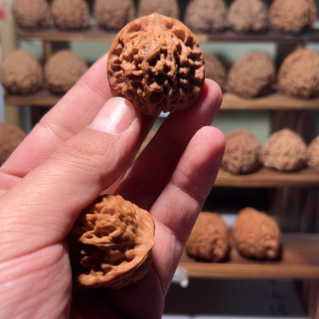 就***萝文玩核桃，秦闷37