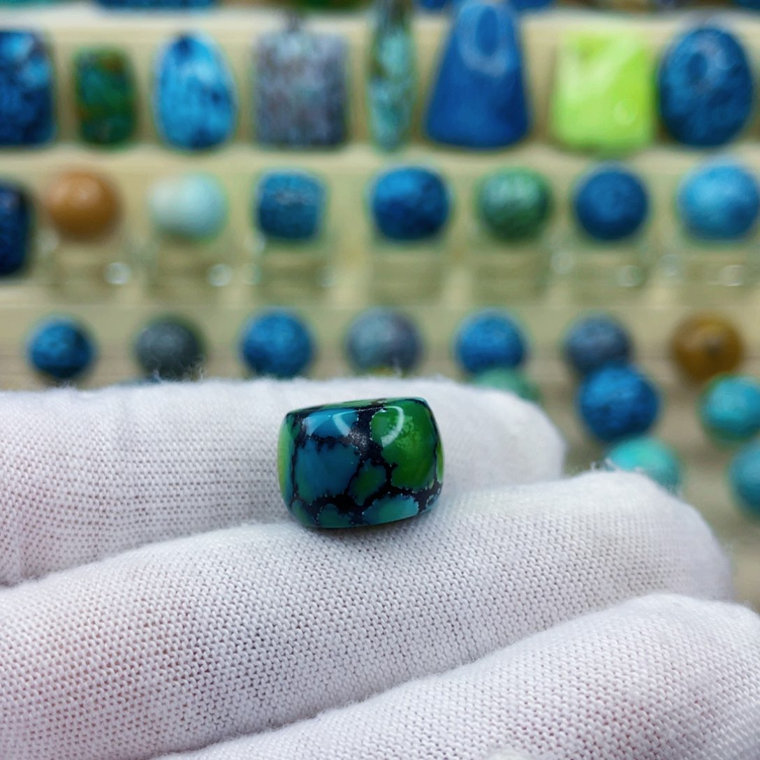 未镶嵌绿松石颈饰