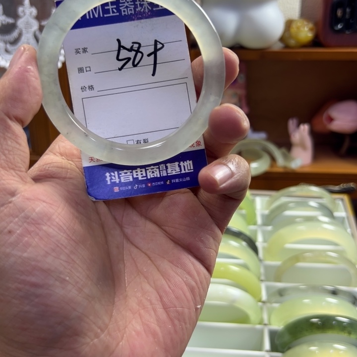 蛇纹石玉未镶嵌手镯631