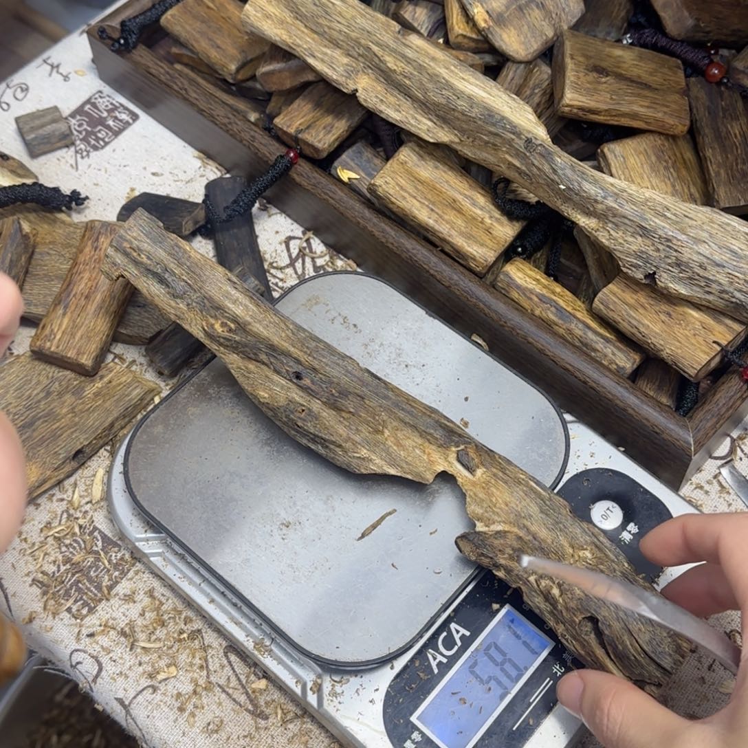 沉香沉香碎屑张勺子