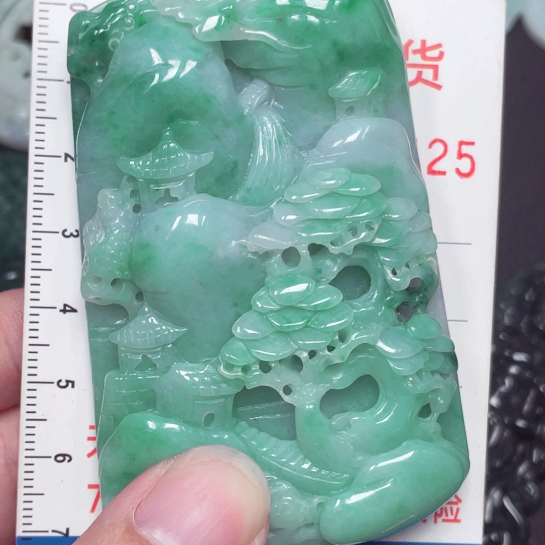 翡翠未镶嵌颈饰吊坠