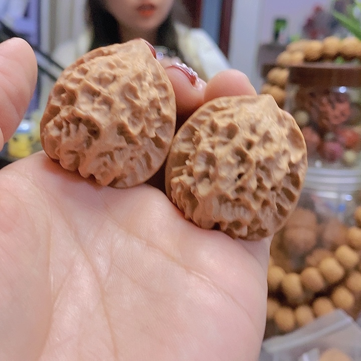 【闪购商品】文玩核桃把件36白蛇谷