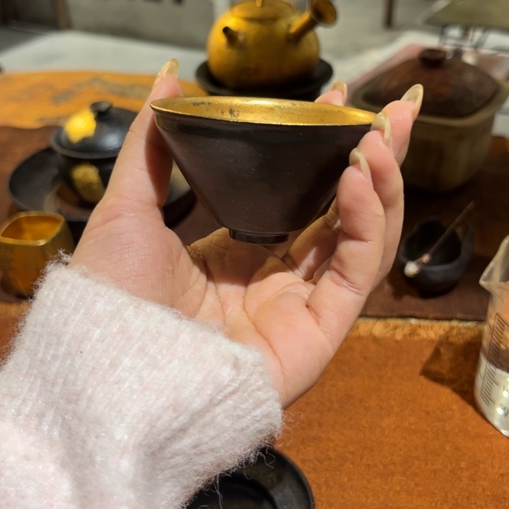 景德镇鱼和熊手工陶艺