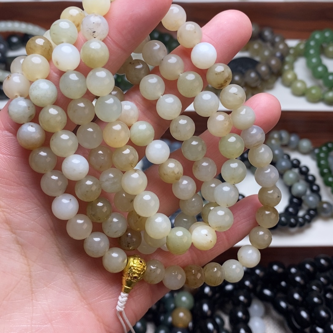 和田玉未镶嵌手串