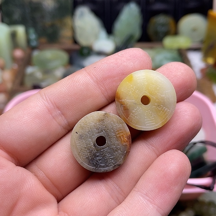 蛇纹石玉挂件未镶嵌-**-