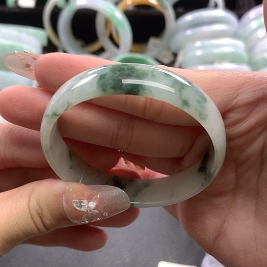 未镶嵌手镯翡翠公主