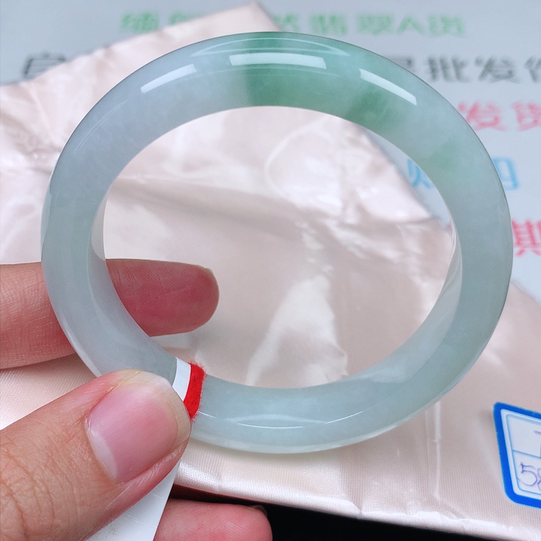 未镶嵌手镯翡翠天然翡翠手镯