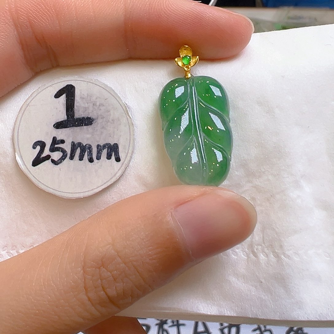 翡翠颈饰18K金镶嵌翡翠