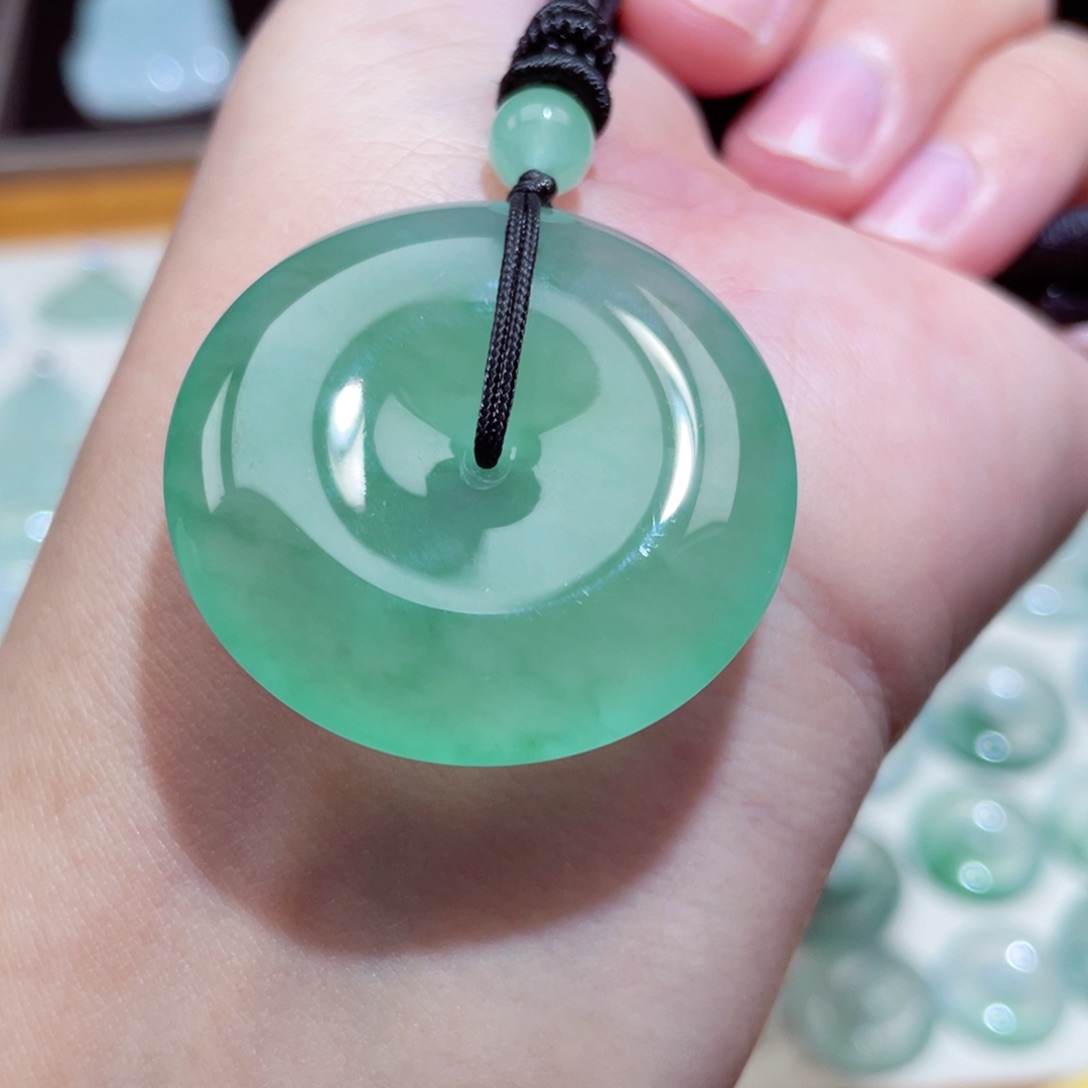 颈饰未镶嵌翡翠扣子