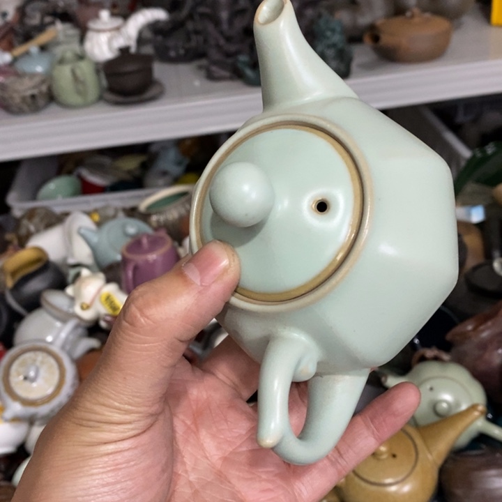 陶瓷艺术品及陶瓷壶