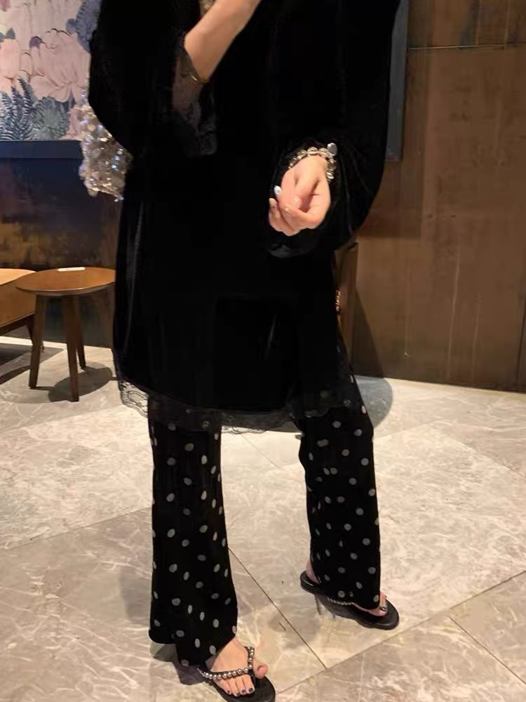 丝绒上衣和高腰波点微喇微弹休闲裤网红气质设计感