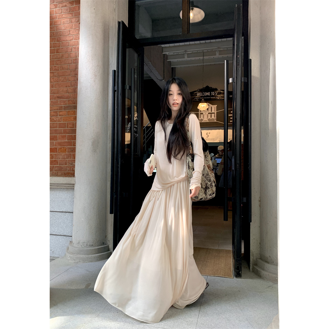 ~秋季 赵露思同款 淑女露肩长袖T恤上衣高腰半身裙两件套装