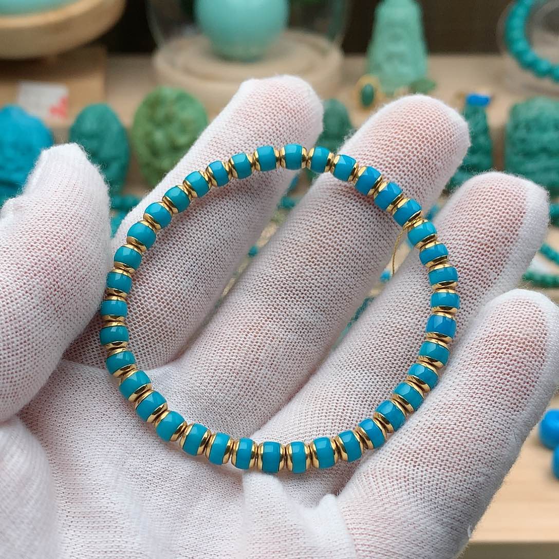 绿松石未镶嵌颈饰