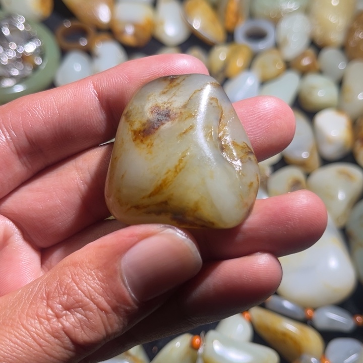 和田玉未镶嵌手串