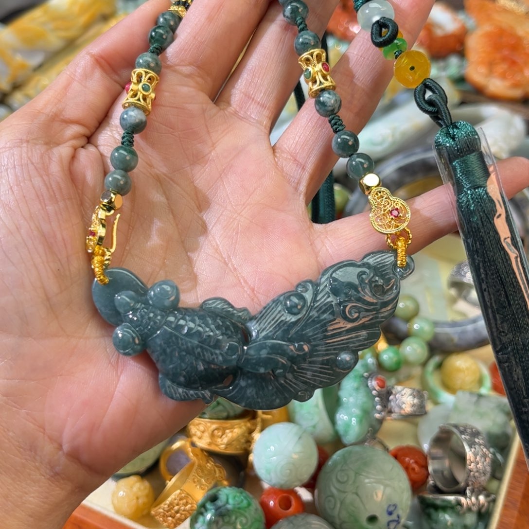 翡翠颈饰未镶嵌待编款