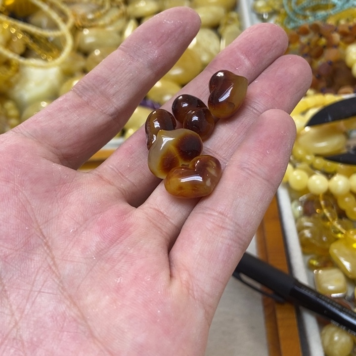 蜜蜡未镶嵌裸石多样性发货其一