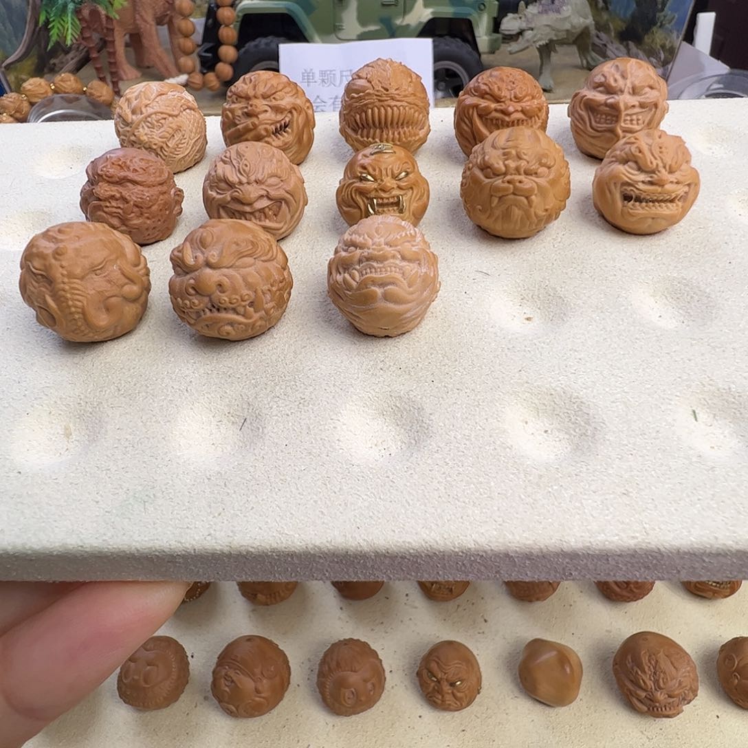 孙***总吊坠猴头核桃16尺寸