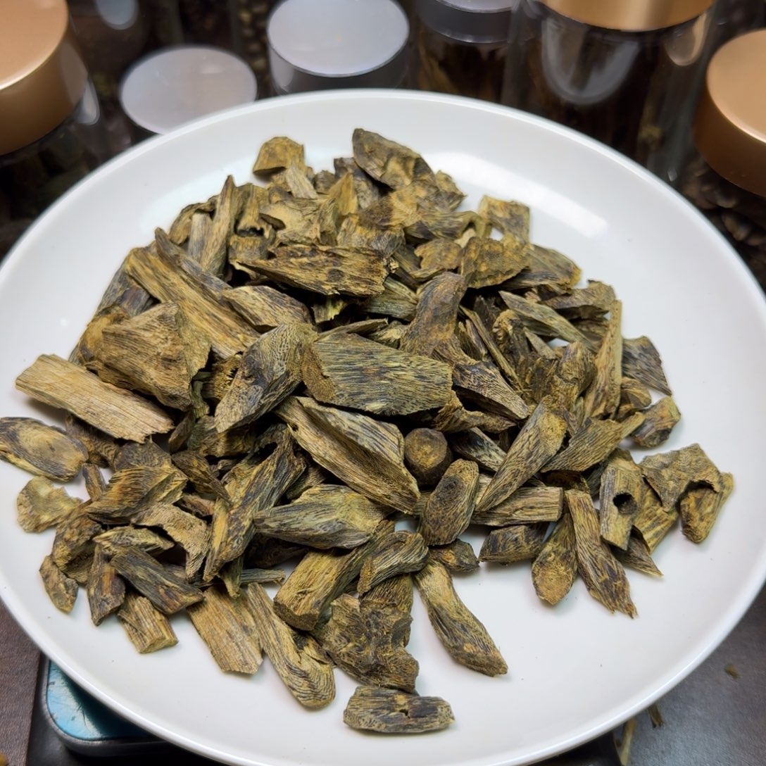 沉香沉香碎屑不沉水树钉124克