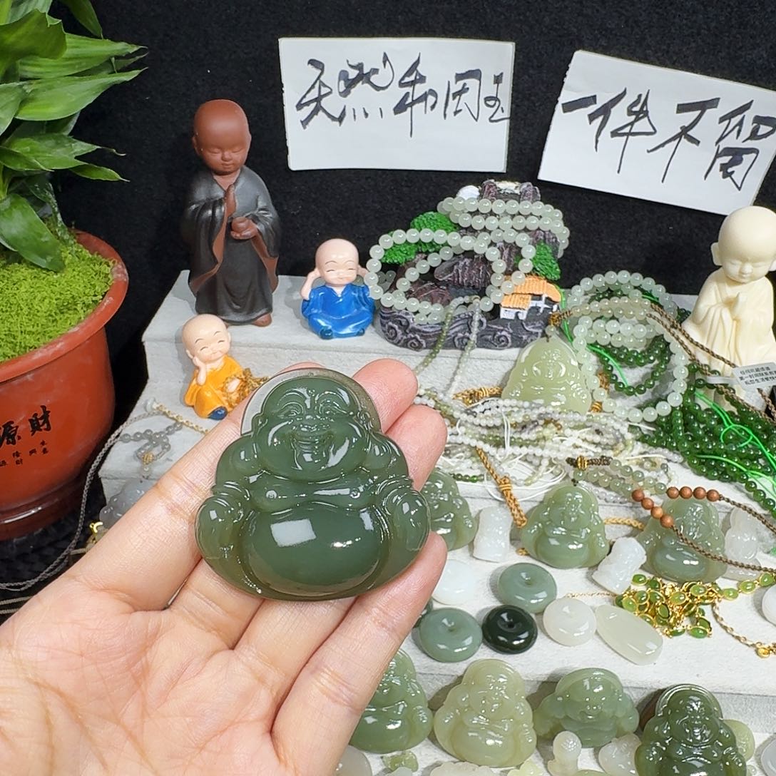 用***6和田玉未镶嵌颈饰