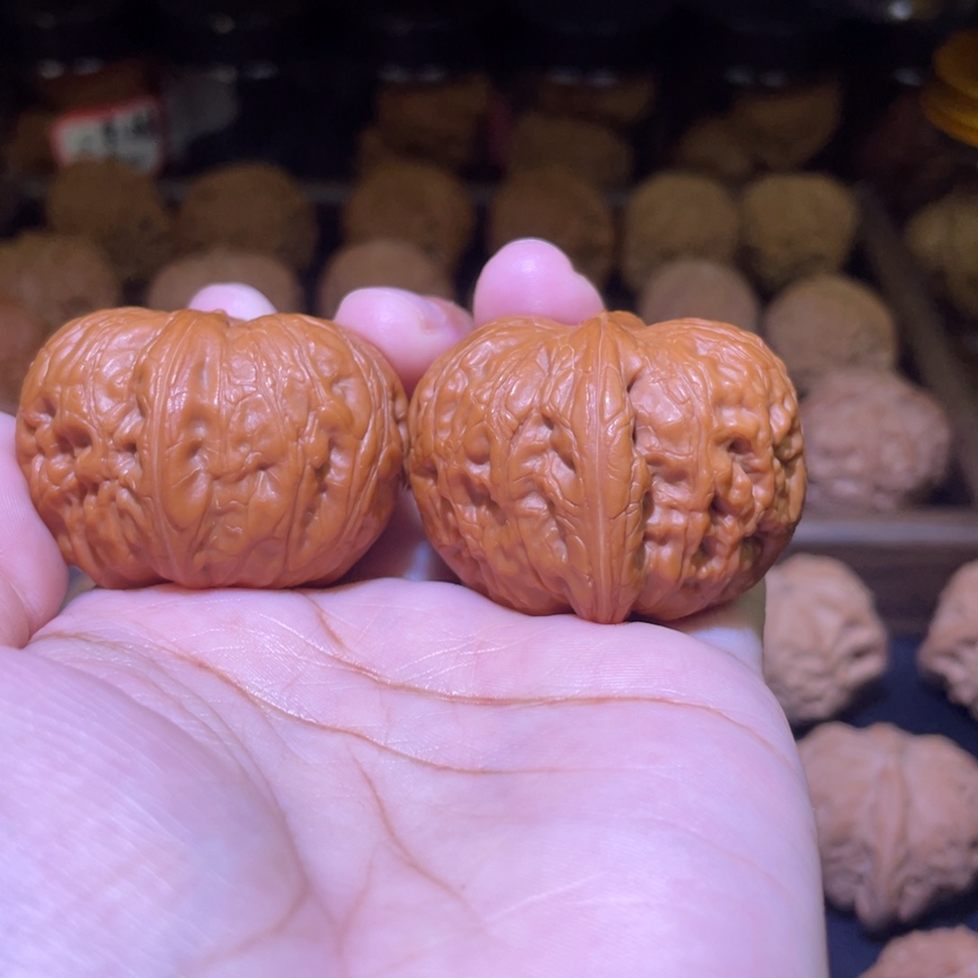 文玩核桃把件元宝