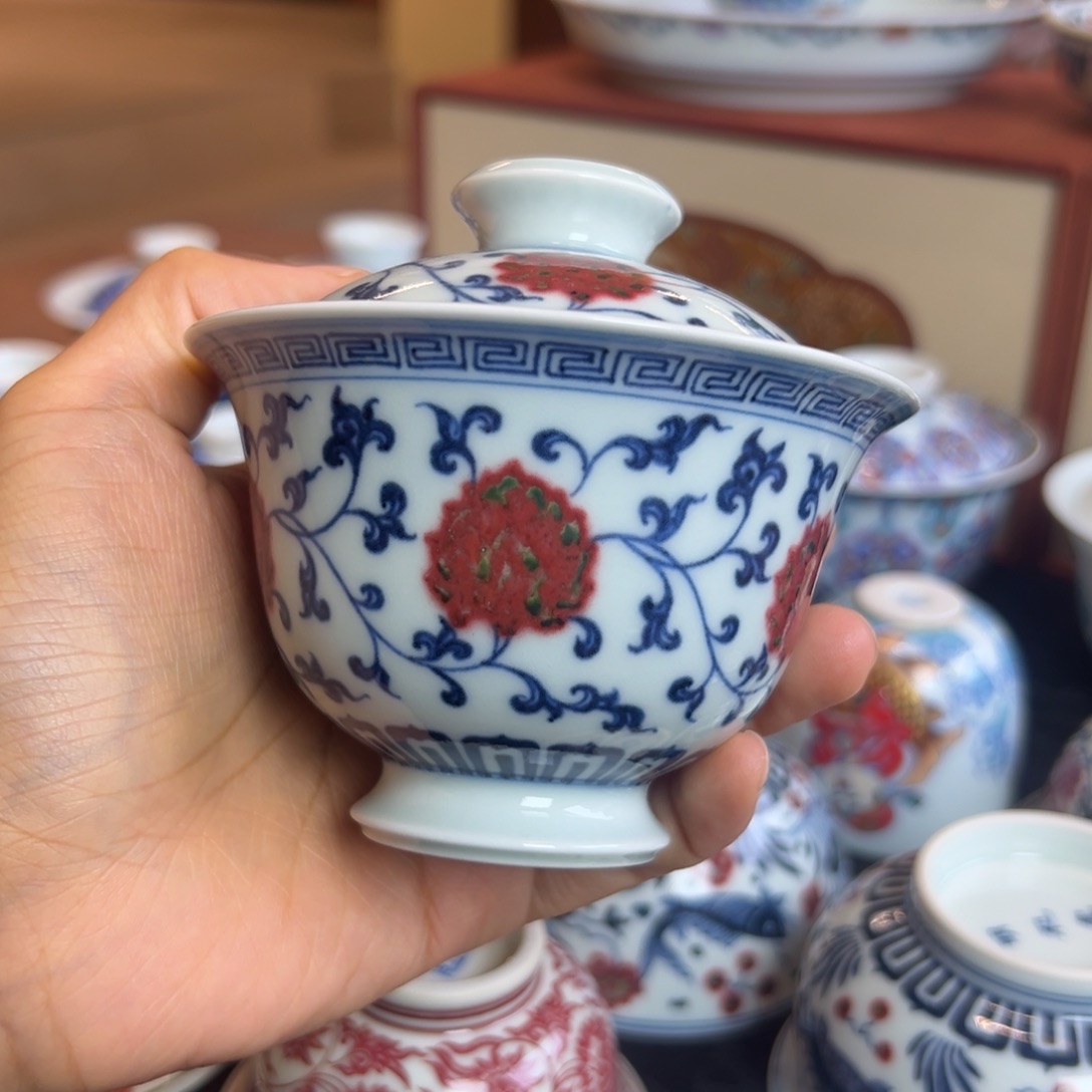 明和堂釉里红缠枝莲