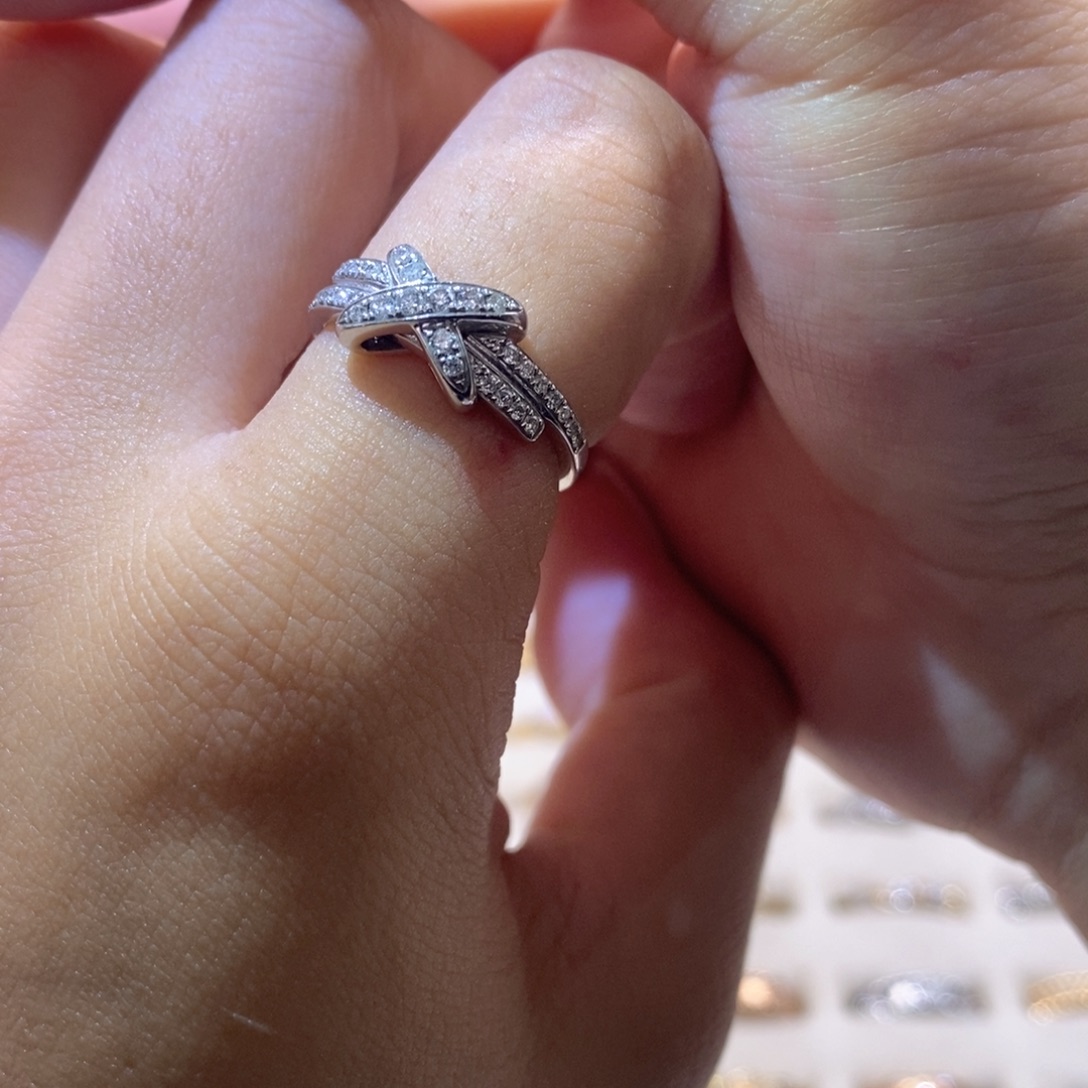 钻石18K金镶嵌戒指/指环交叉满钻戒指k白14