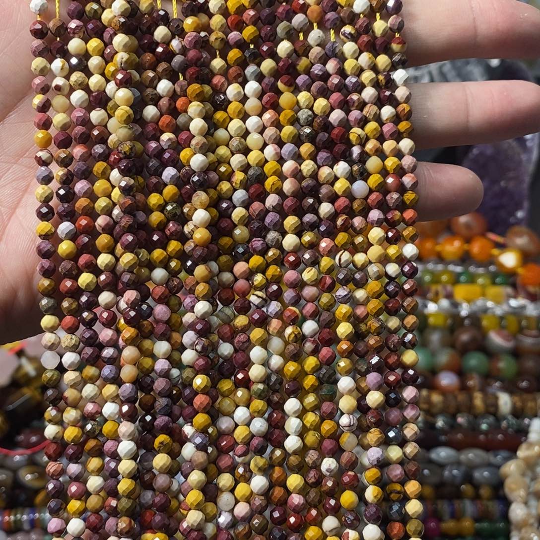 石英质玉未镶嵌，蛋黄石切面4mm，