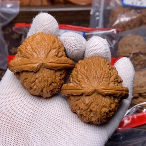 文玩核桃把件人**?白狮子44