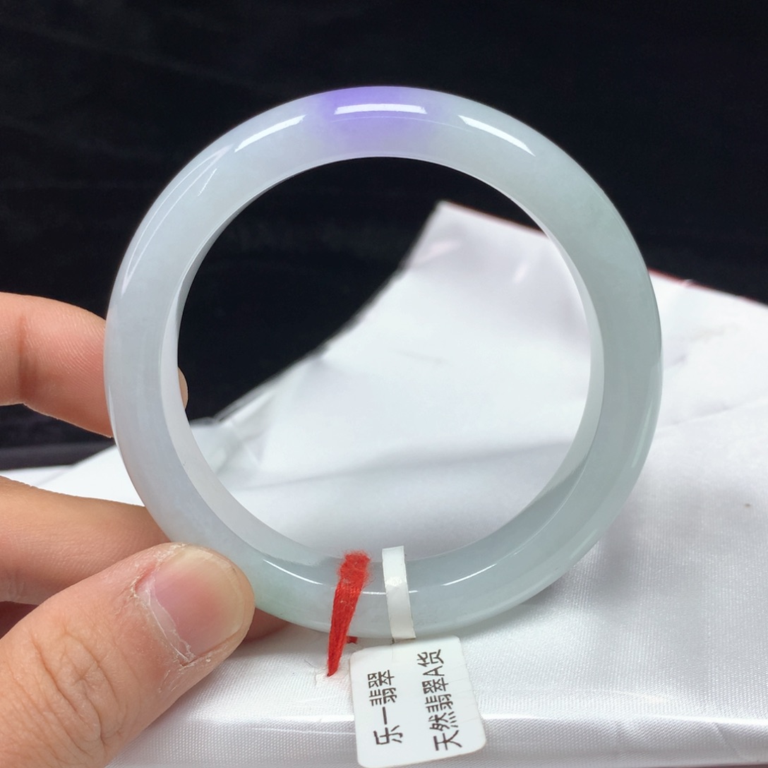 翡翠手镯（圆镯）未镶嵌56.2