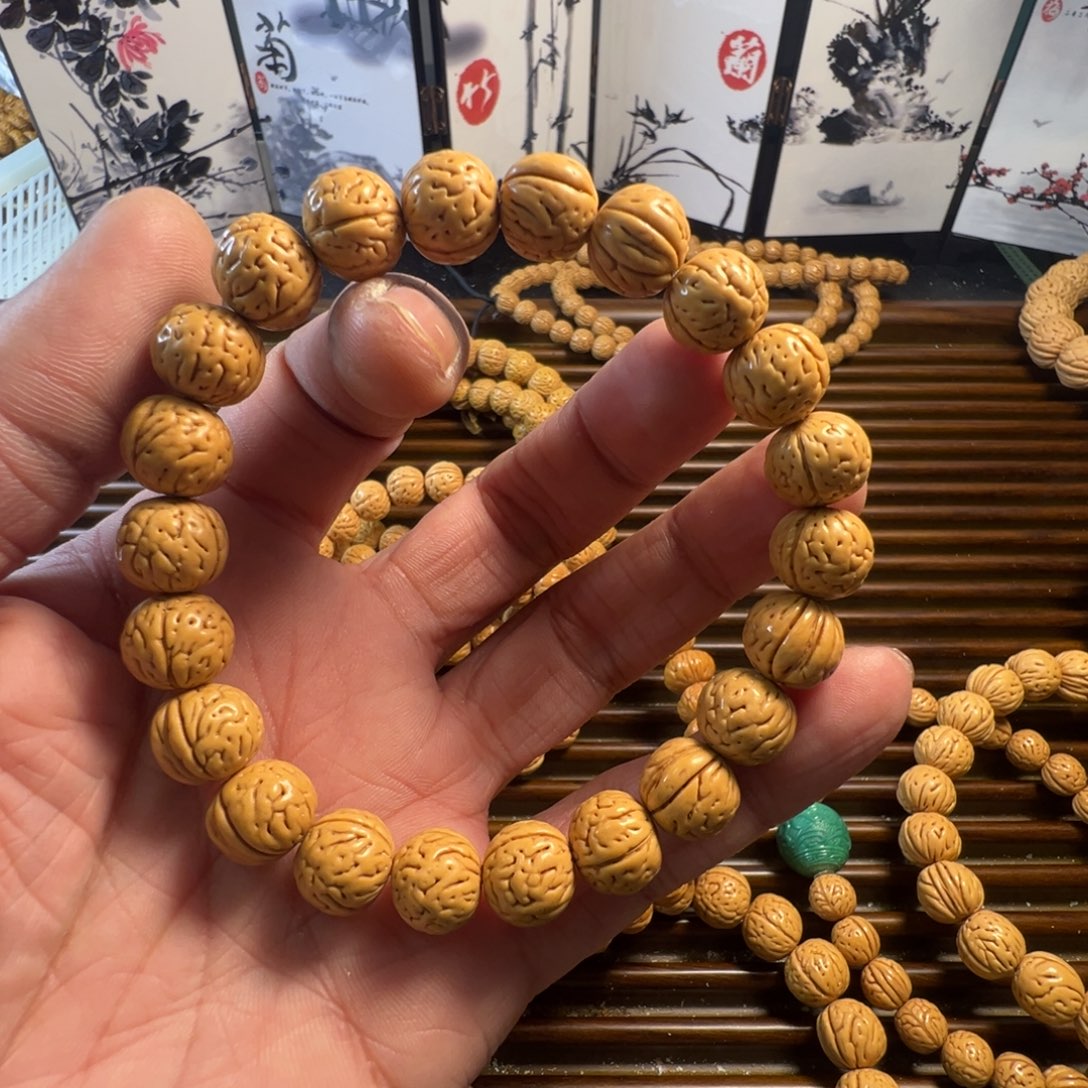 小***人吊坠龙脊菩提野生金丹