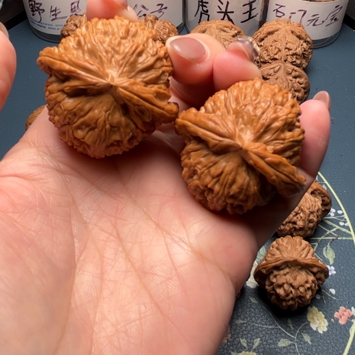 文玩核桃把件41全品闷白